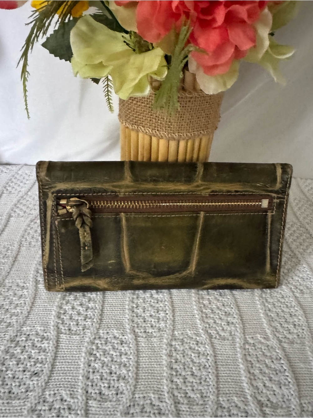 Dooney & Bourke olive croc embossed leather wallet - Picture 2 of 7